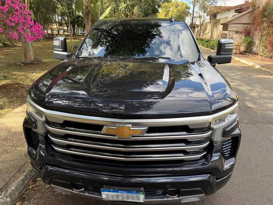 CHEVROLET SILVERADO 5.3 V8 GASOLINA 1500 HIGH COUNTRY 4X4 AUTOMÁTICO CHEVROLET SILVERADO 5.3 V8 GASOLINA 1500 HIGH COUNTRY 4X4 AUTOMÁTICO